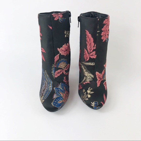 JustFab Black Brocade Besha Bootie, Sz 6 - Picture 2 of 8